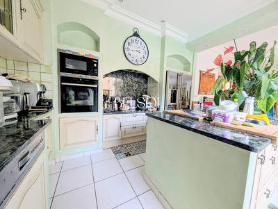 Maison - 155 m² - 6 pièces