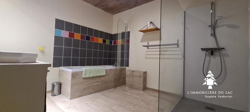 Maison en pierre - 221 m² - 9 pièces