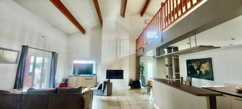 Maison - 202 m² - 6 pièces