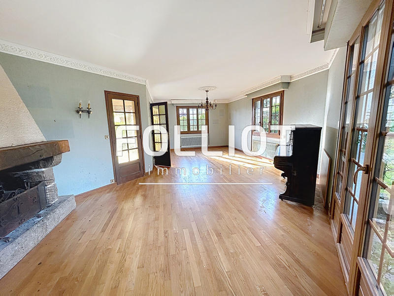 Maison - 241 m² - 7 pièces