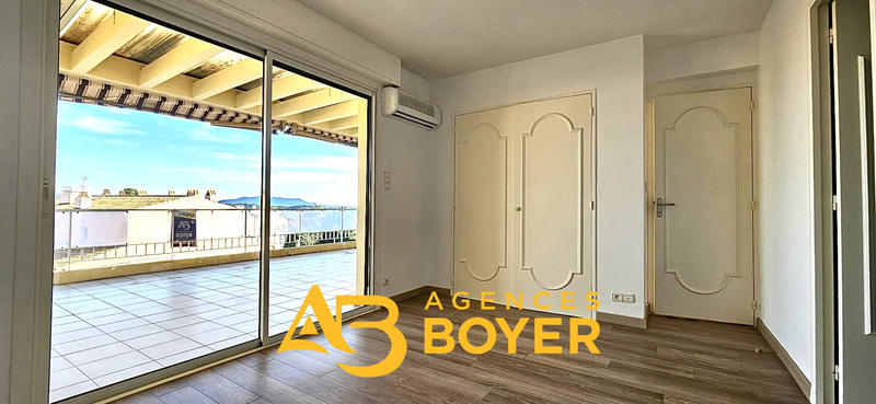 Appartement - 97 m² - 4 pièces