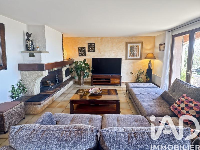 Maison - 225 m² - 7 pièces