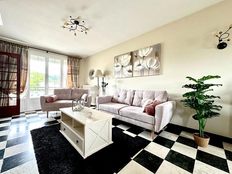 Maison - 100 m² - 4 pièces