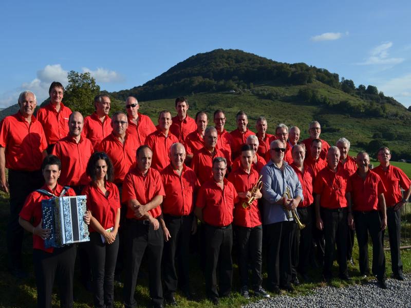 Choeurs basques d'hommes Gogotik + batterie-fanfare Alegera