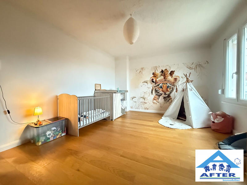 Maison - 187 m² - 9 pièces