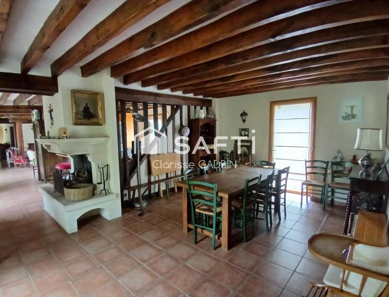 Propriété - 585 m² - 18 pièces