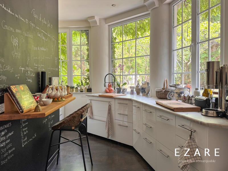 Maison - 211 m² - 9 pièces