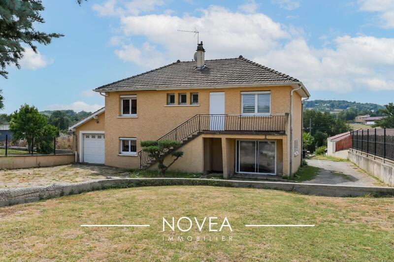 Maison traditionnelle - 141 m² - 6 pièces