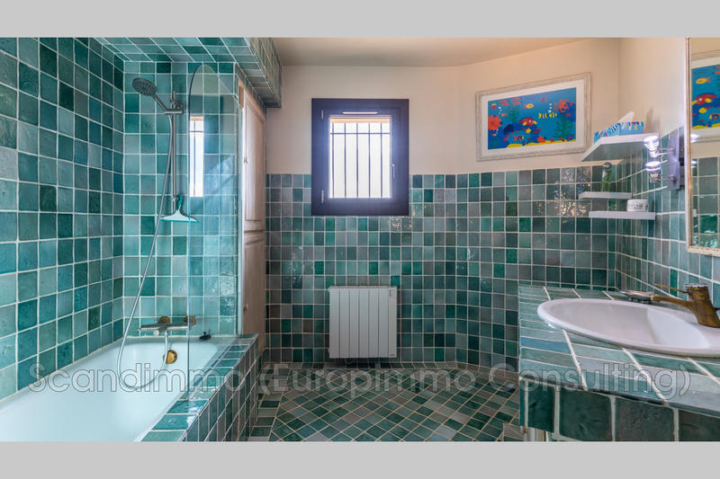 Maison - 180 m² - 5 pièces