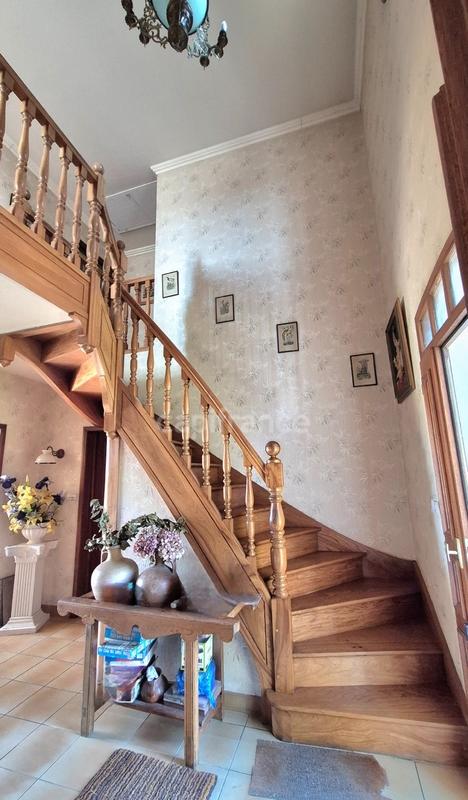 Maison - 200 m² - 6 pièces