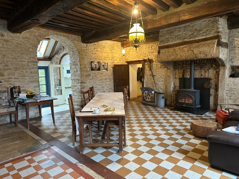 Corps de ferme - 390 m² - 15 pièces