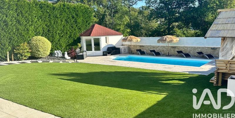 Maison - 328 m² - 6 pièces