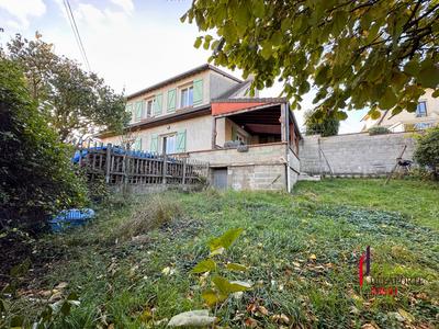 Maison - 93 m² - 6 pièces