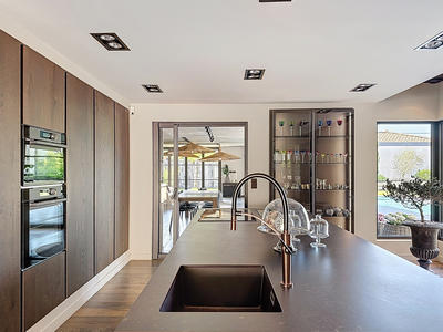 Maison - 243 m² - 8 pièces