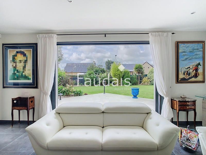 Maison - 205 m² - 7 pièces