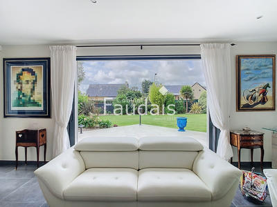 Maison - 205 m² - 7 pièces