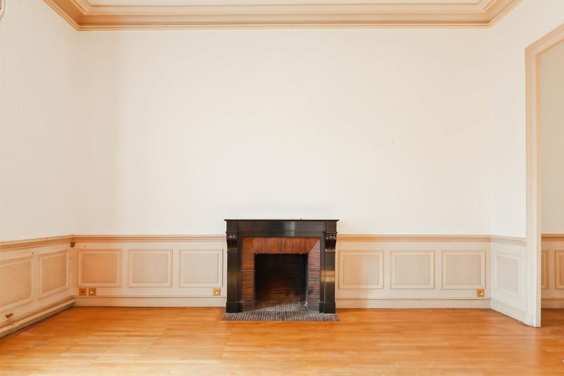 Maison - 239 m² - 8 pièces