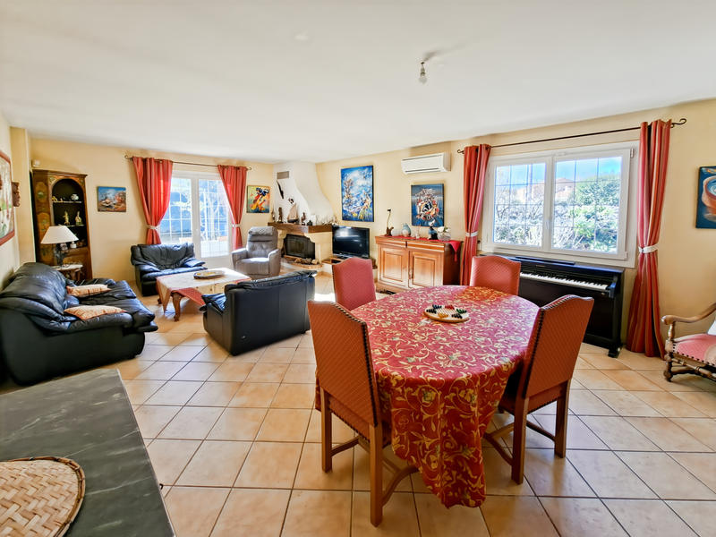 Villa - 180 m² - 6 pièces