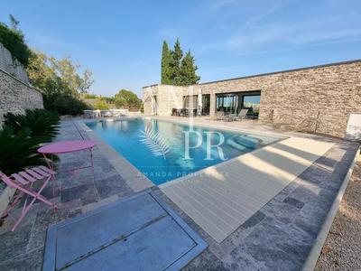 Villa - 290 m² - 6 pièces