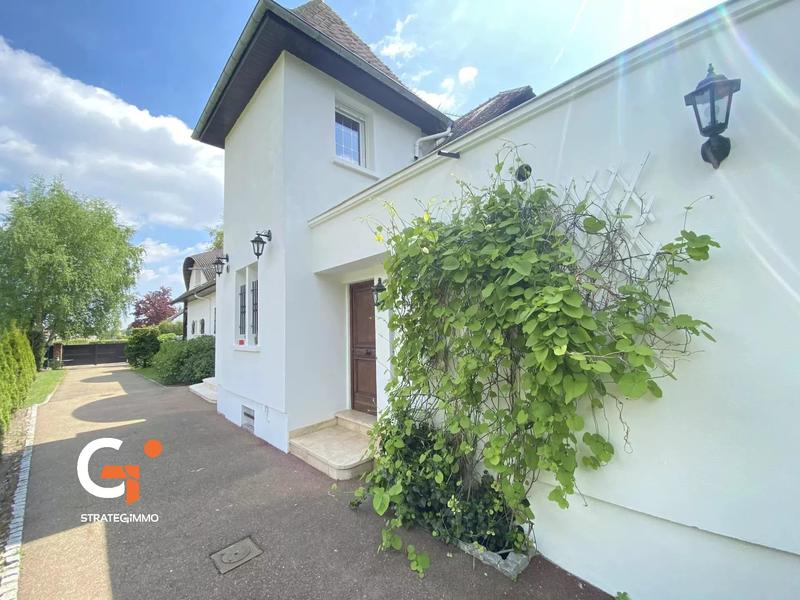 Propriété - 300 m² - 10 pièces