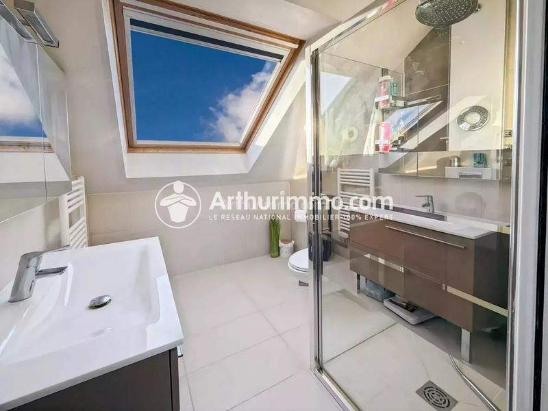 Maison - 210 m² - 7 pièces