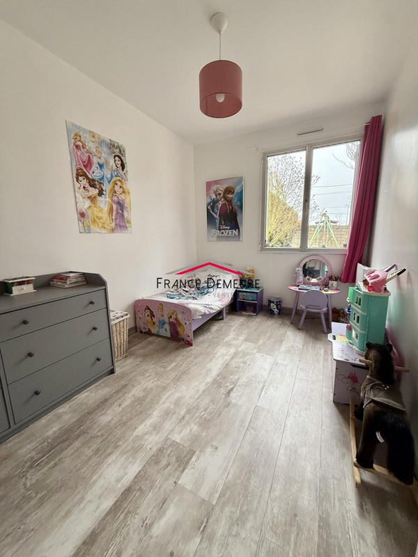 Maison - 75 m² - 5 pièces