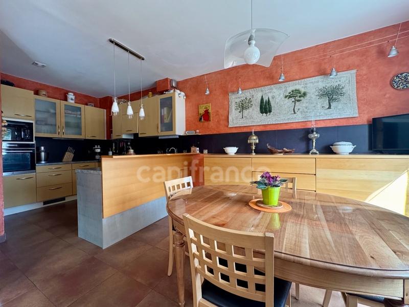 Maison - 180 m² - 6 pièces