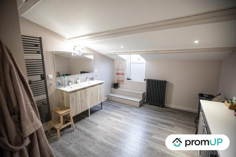 Appartement - 253 m² - 6 pièces