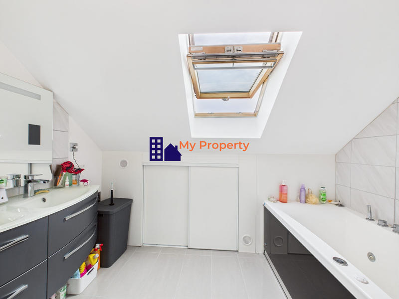 Maison - 87 m² - 4 pièces