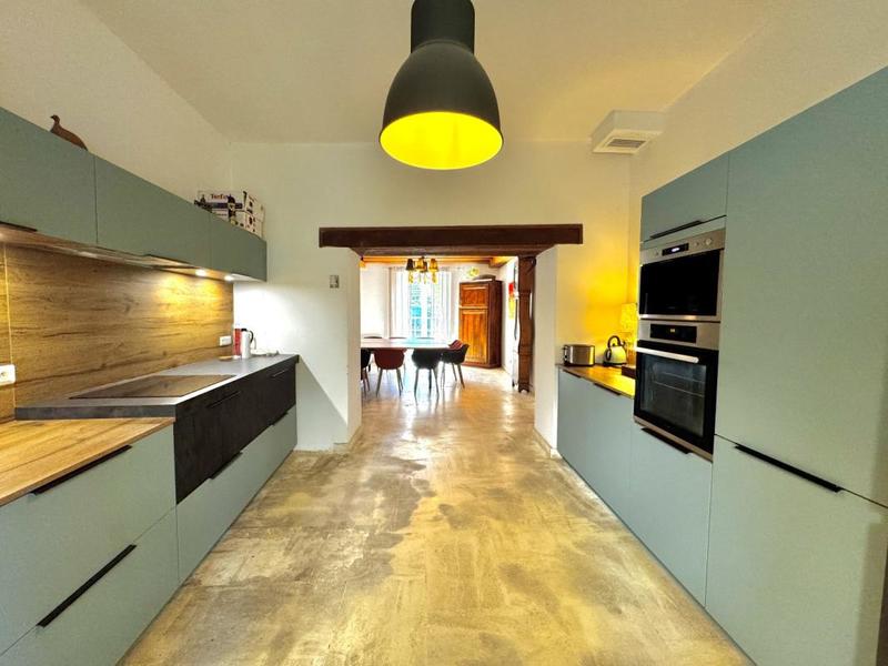 Maison - 208 m² - 7 pièces