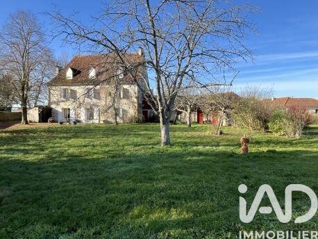 Maison - 200 m² - 7 pièces