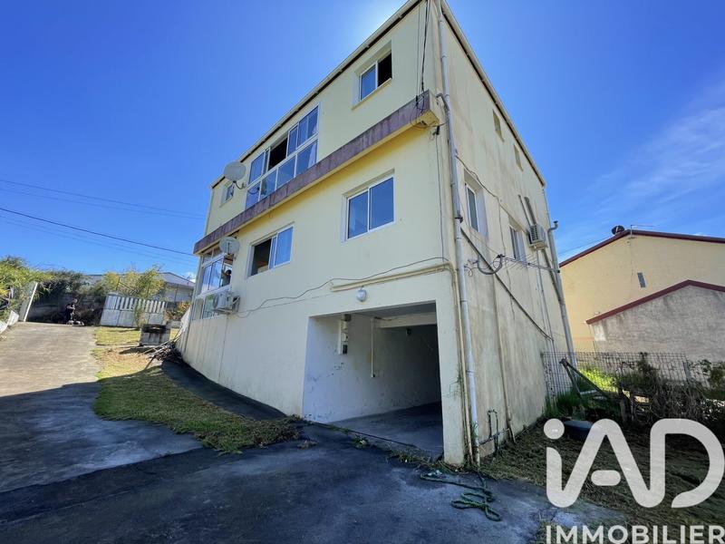 Maison - 175 m² - 9 pièces