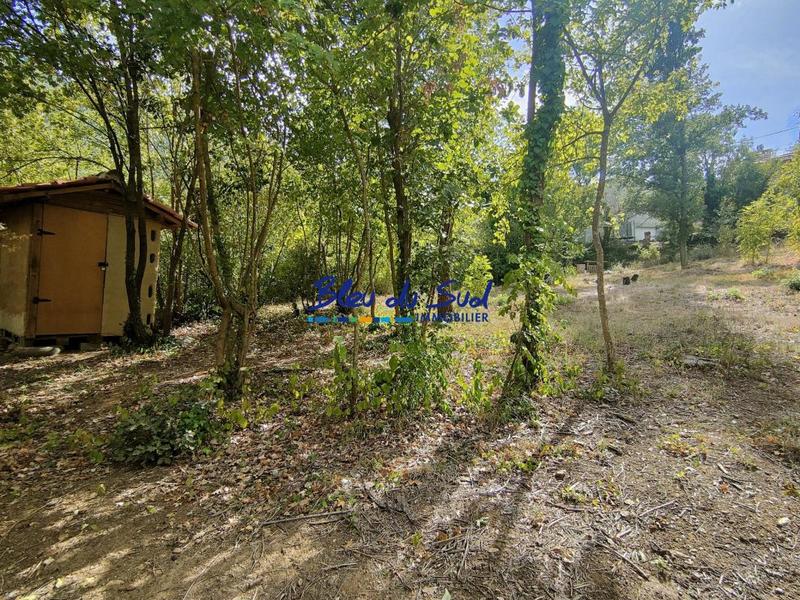 Terrain constructible - 1 370 m²