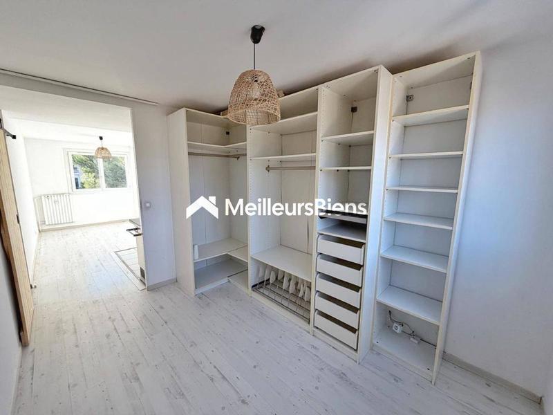 Appartement - 81 m² - 5 pièces