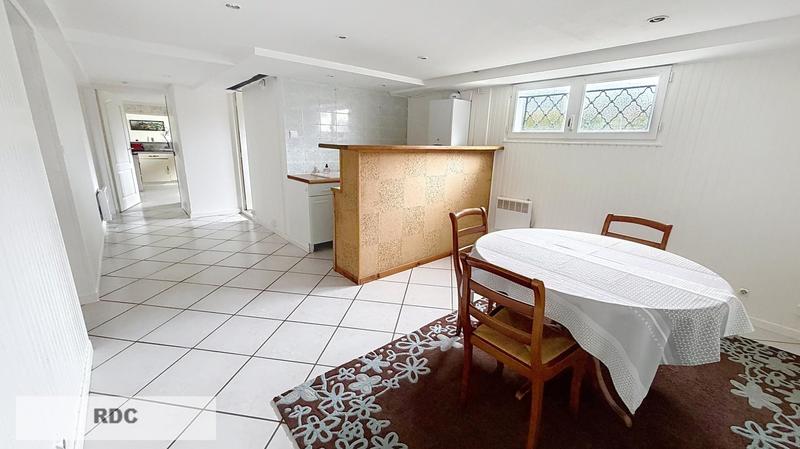 Maison - 220 m² - 8 pièces