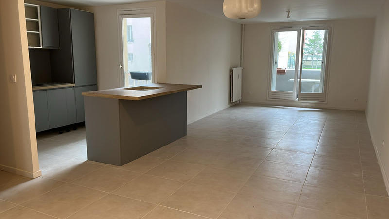 Appartement - 100 m² - 5 pièces