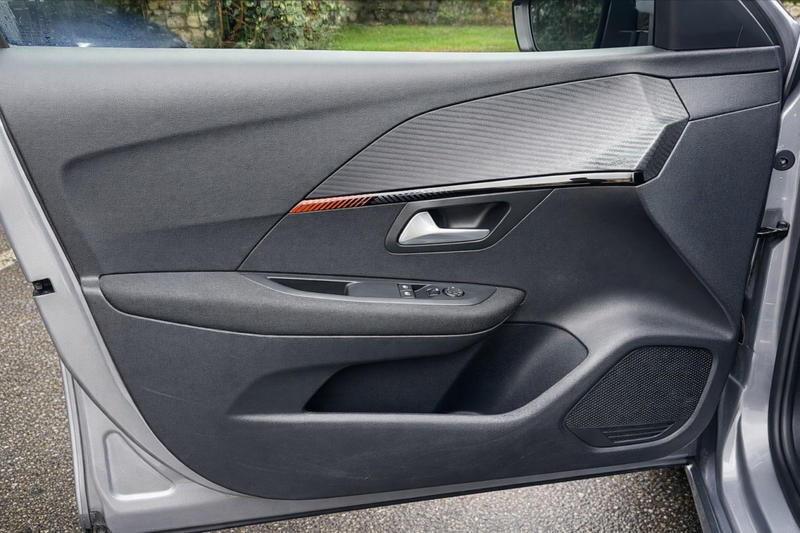 Peugeot 208 1.2 PureTech 100 Eat8 Active Business - Automatique