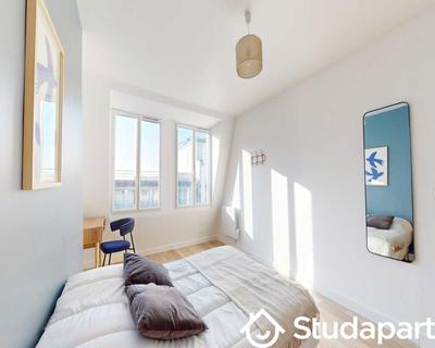 Chambre - 120 m² - 1 pièce