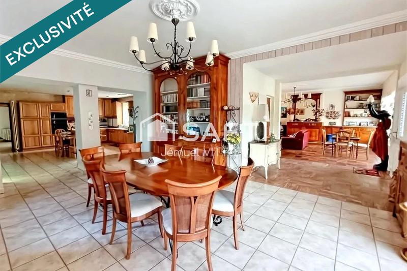 Maison - 250 m² - 9 pièces