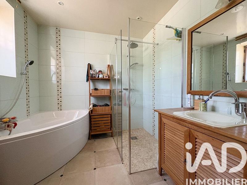 Maison - 221 m² - 9 pièces