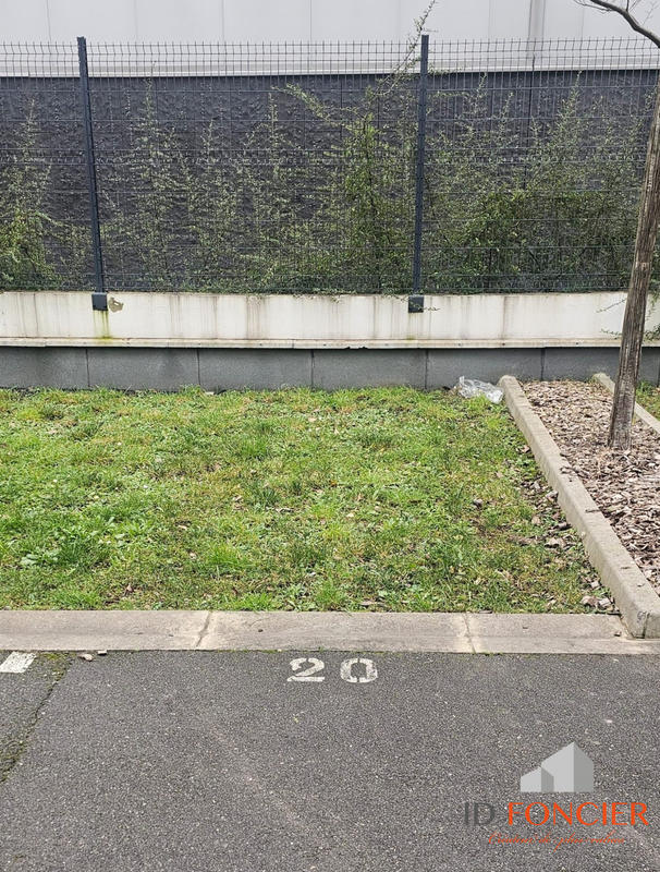 Parking / Garage - 13 m²