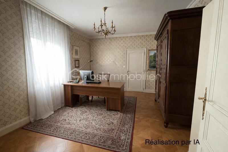 Maison - 308 m² - 9 pièces