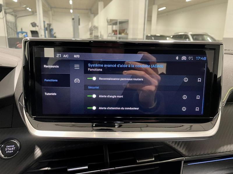 Peugeot 2008 II (2) 1.2  Hybrid 136 Dcs6 - 26 990