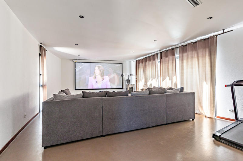 Maison contemporaine - 394 m² - 11 pièces