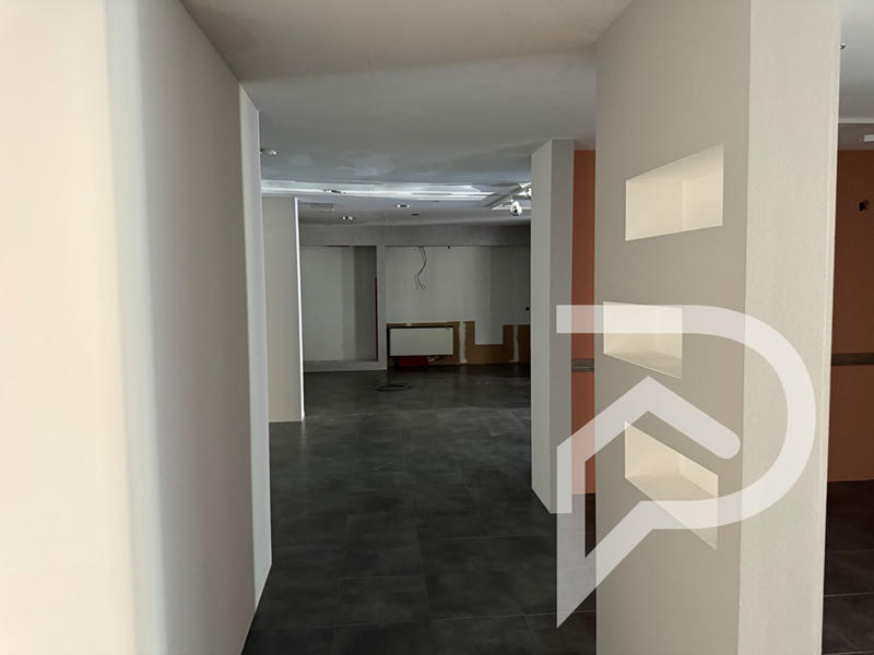 Local commercial - 280 m²