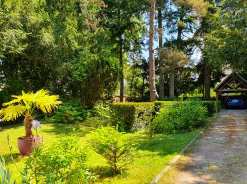 Maison - 222 m² - 8 pièces