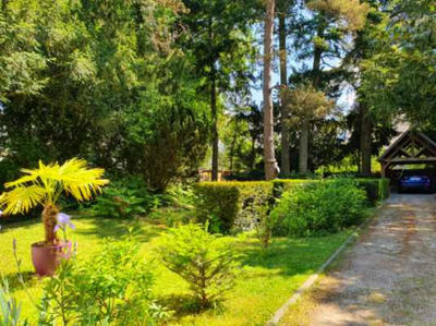 Maison - 222 m² - 8 pièces