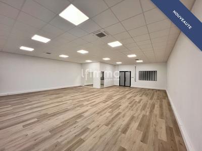 Local commercial - 117 m² - 2 pièces