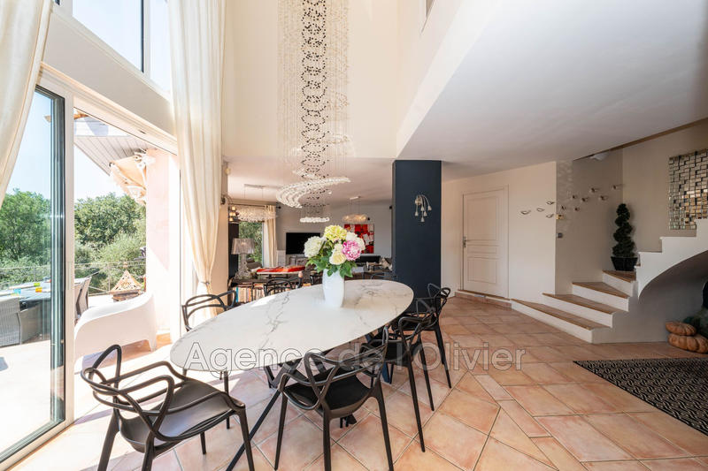 Maison - 227 m² - 7 pièces