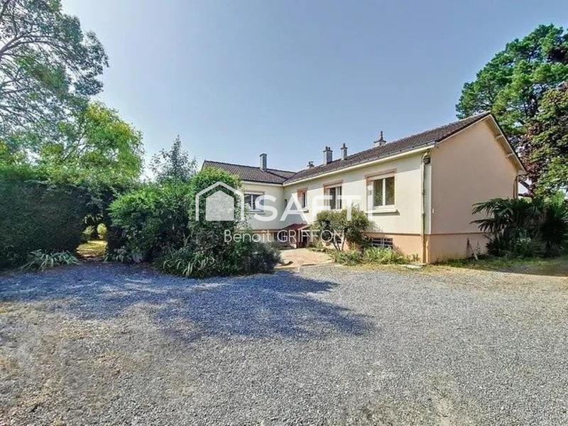 Maison - 137 m² - 8 pièces